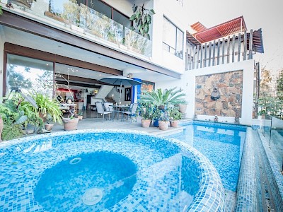 Preciosa casa de lujo en Valle de Bravo antes del Santuario, en San Gaspar