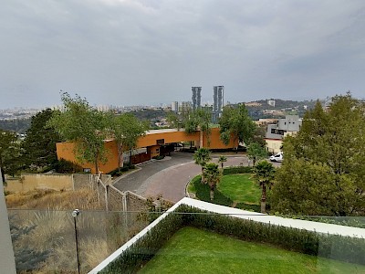 Hermosa casa totalmente nueva en bosque real 