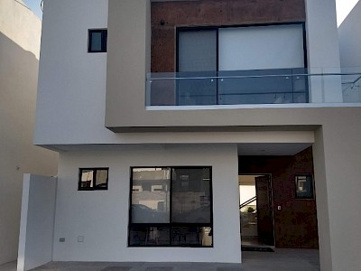 VENTA DE CASAS EN CLUSTERS CON CASA CLUB EN EL NUEVO REFUGIO