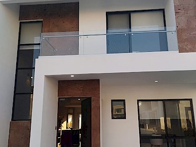 VENTA DE CASAS EN CLUSTERS CON CASA CLUB EN EL NUEVO REFUGIO