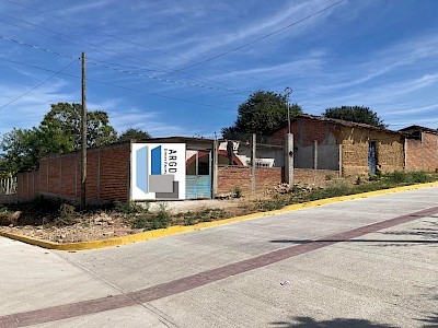 CASA EN VENTA EN UN TERRENO DE 1’280 M2 EN LA COLONIA FRANCISCO SARABIA, MUNICIPIO DE CHIAPA DE CORZO A ESCASOS 5 MINUTOS DEL AEROPUERTO INTERNACIONAL ÁNGEL ALBINO CORZO EN EL ESTADO DE CHIAPAS.