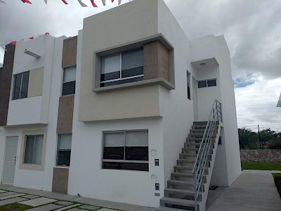 VENTA DE DEPARTAMENTOS EN PLANTA BAJA CIUDAD MARQUES DENTRO DE CLUSTER