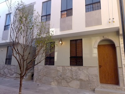 a solo 8 minutos del Centro de San Miguel de Allende, Departamento planta alta, en Zirandaro