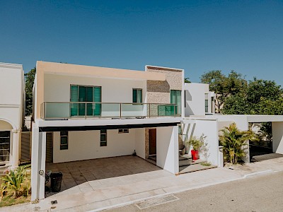 Venta de casa centro de privada en Altabrisa, Mérida, Yucatán
