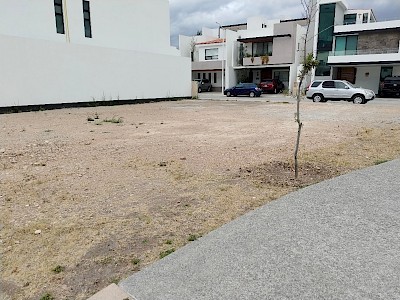 Venta terreno fraccionamiento santuaria