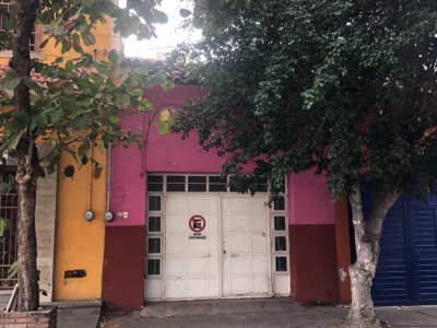 SE VENDE CASA 2ª. SUR PONIENTE NO. 868 ENTRE 7ª. Y 8ª. PONIENTE ACERA SUR A DOS CUADRAS DEL PARQUE DE LA MARIMBA AL SUR PONIENTE DE LA CIUDAD DE TUXTLA GUTIÉRREZ.