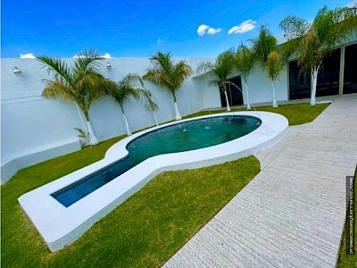 HERMOSA CASA EN AGUA BLANCA EL SALTO JALISCO