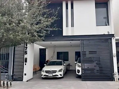 CASA EN VENTA EN LA ENCOMIENDA 
