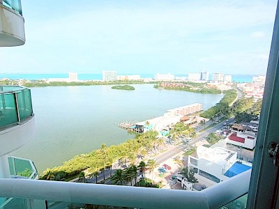 Renta departamento en Bay View Grand zona hotelera en Cancún