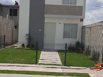 Casa en venta sector urbivilla del cedro en Culiacán